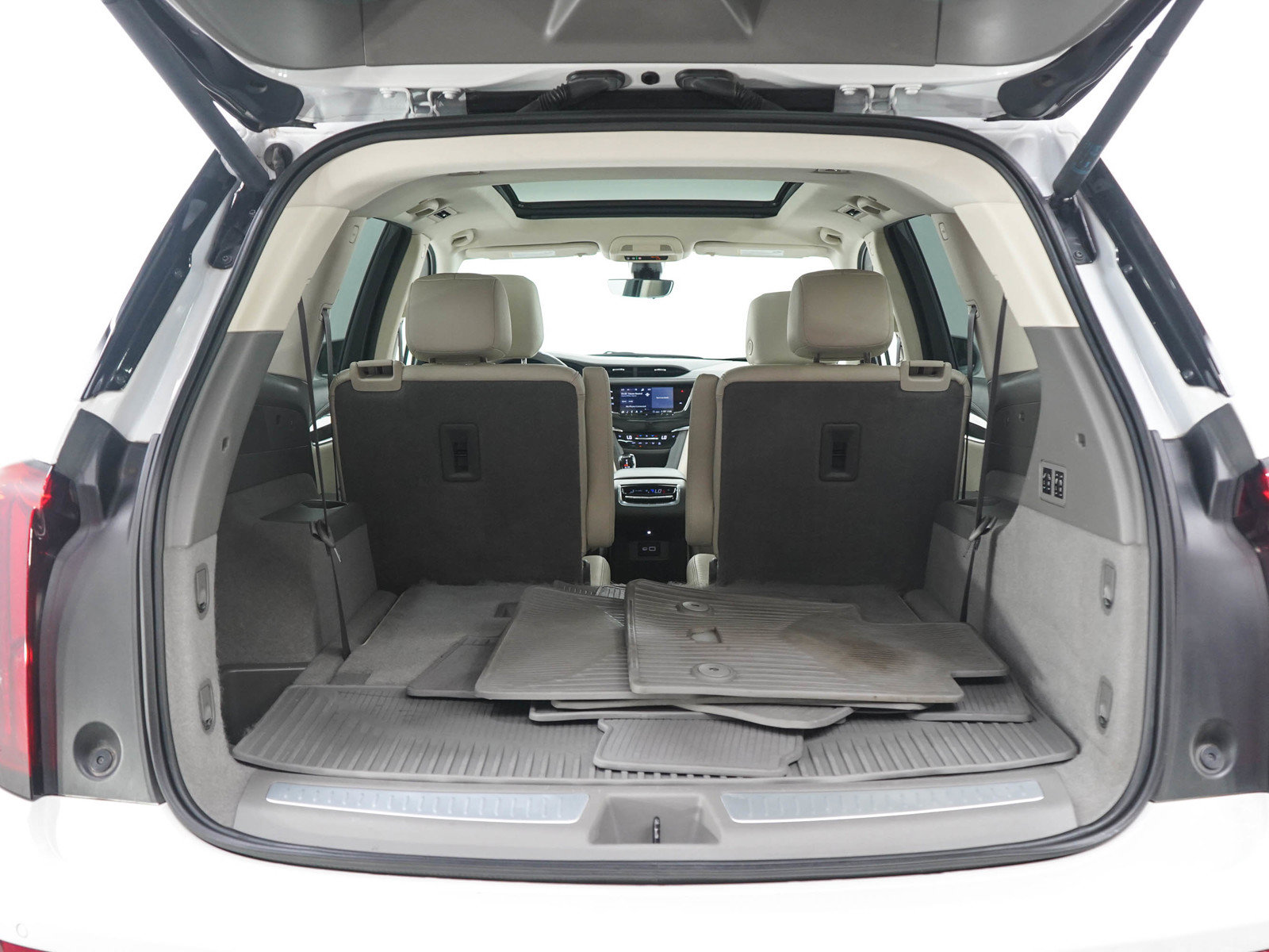 Used 2020 Cadillac XT6 Premium Luxury AWD/4WD image 16