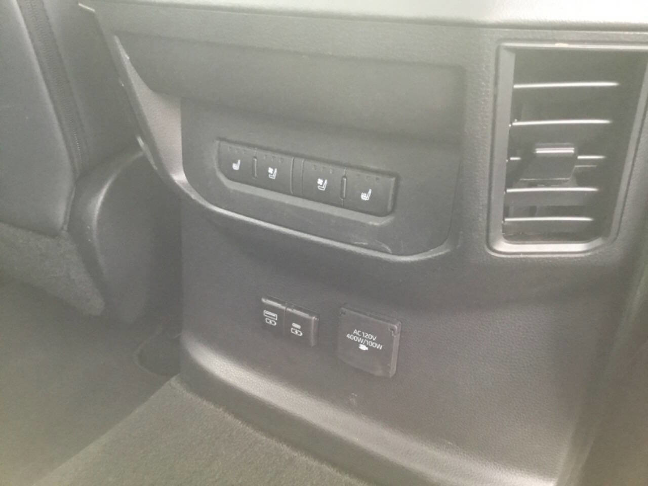 Used 2022 Toyota Tundra Platinum image 12