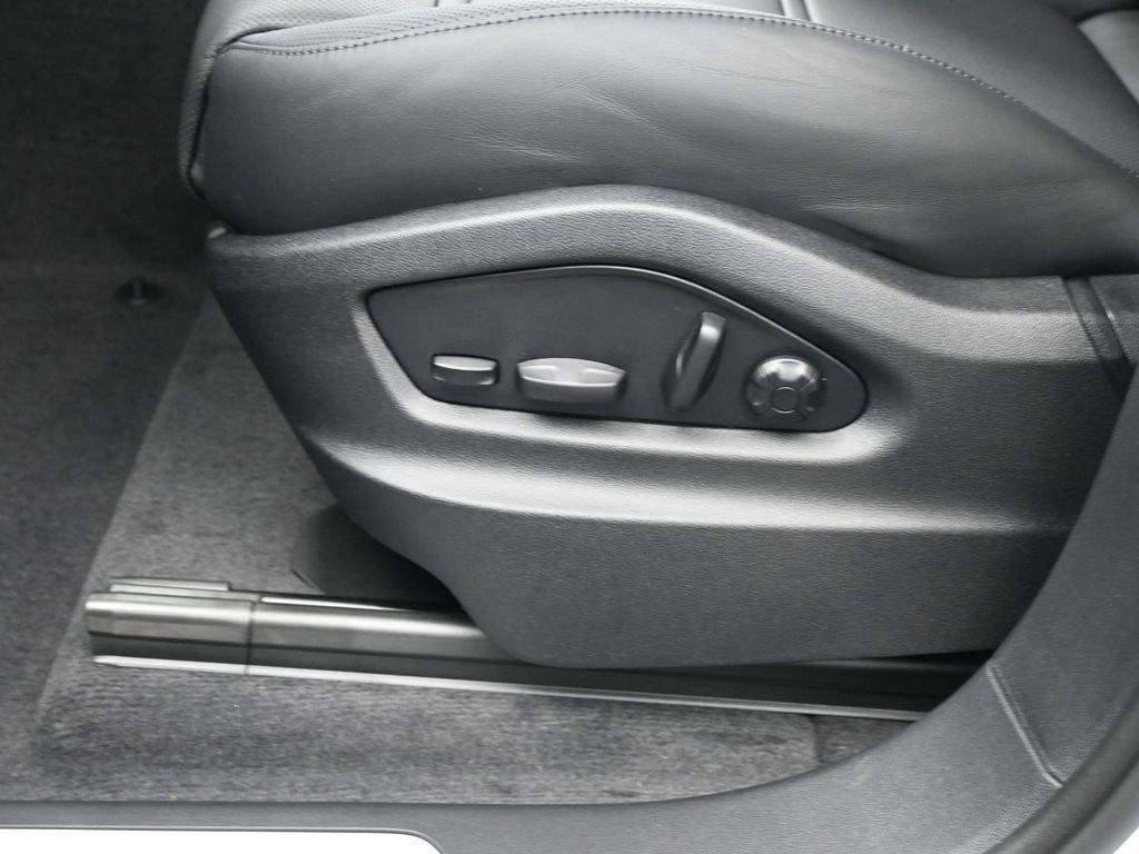 New 2026 Porsche Cayenne Coupe image 21
