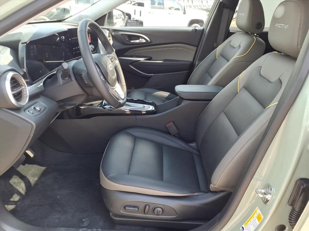 Used 2024 Chevrolet Trax ACTIV w/ Sunroof Package FWD image 20