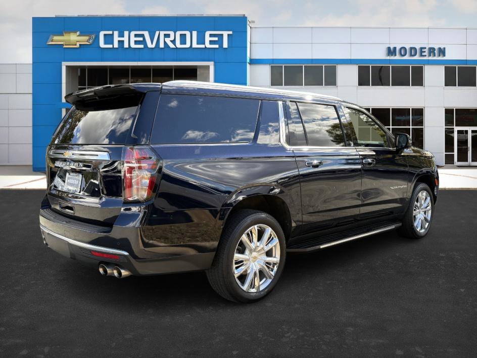 Used 2022 Chevrolet Suburban High Country image 5