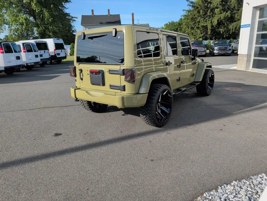Used 2013 Jeep Wrangler Unlimited Sahara w/ Connectivity Group AWD/4WD image 21