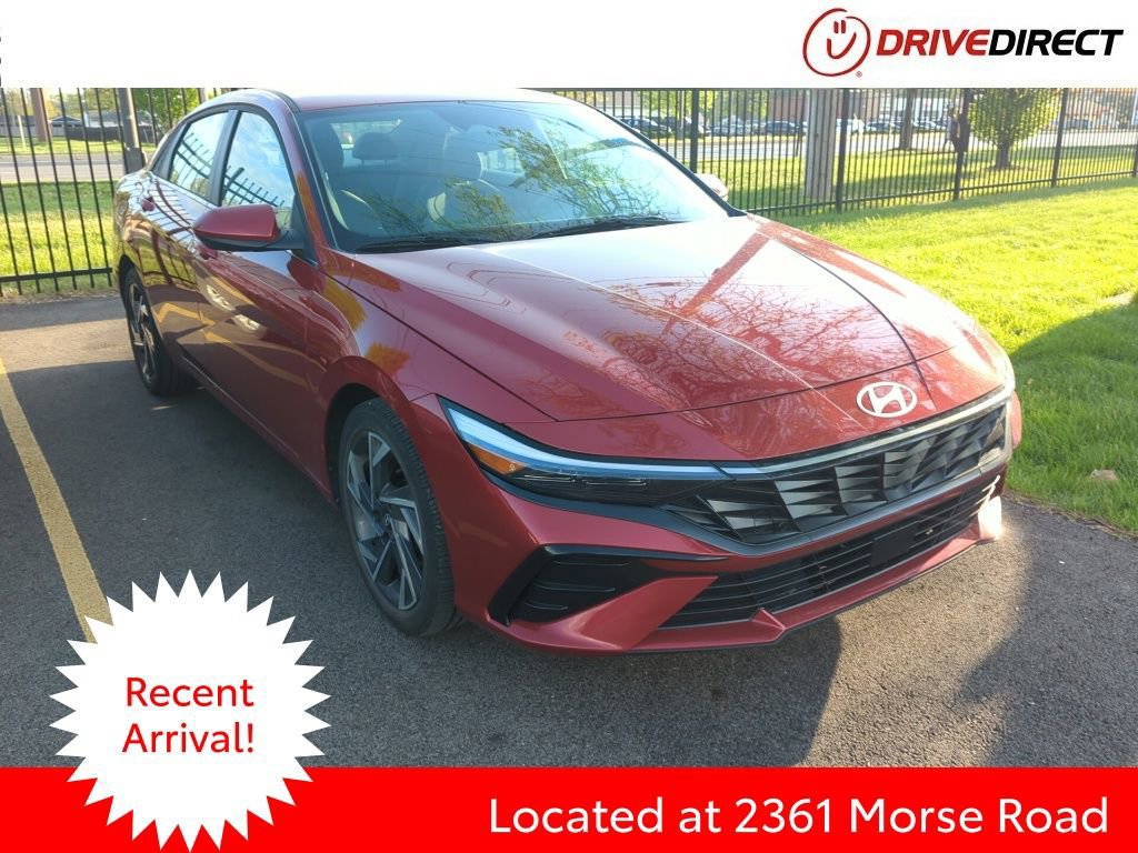 Used 2025 Hyundai Elantra SEL FWD image 1