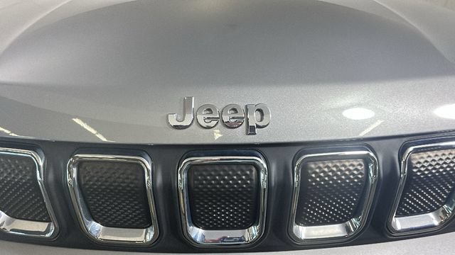 Used 2022 Jeep Compass Latitude AWD/4WD image 8