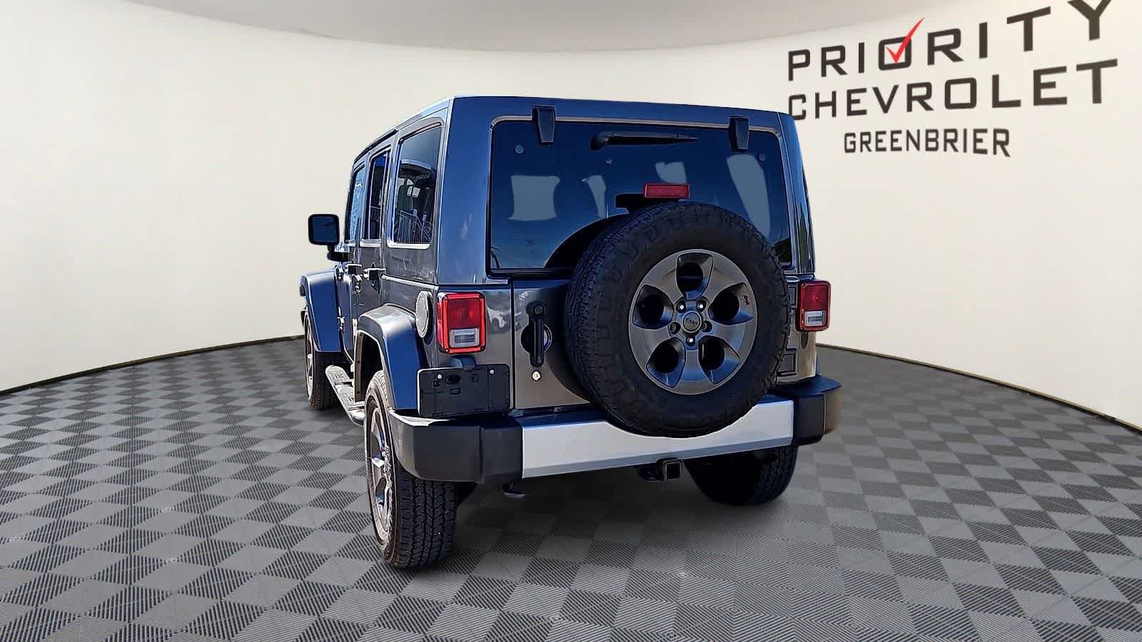 Used 2014 Jeep Wrangler Unlimited Sahara w/ Connectivity Group AWD/4WD image 7