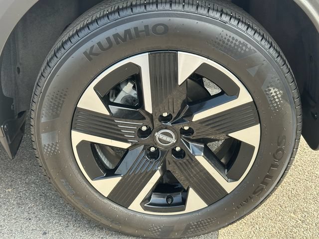 Used 2025 Nissan Kicks SV AWD/4WD image 31