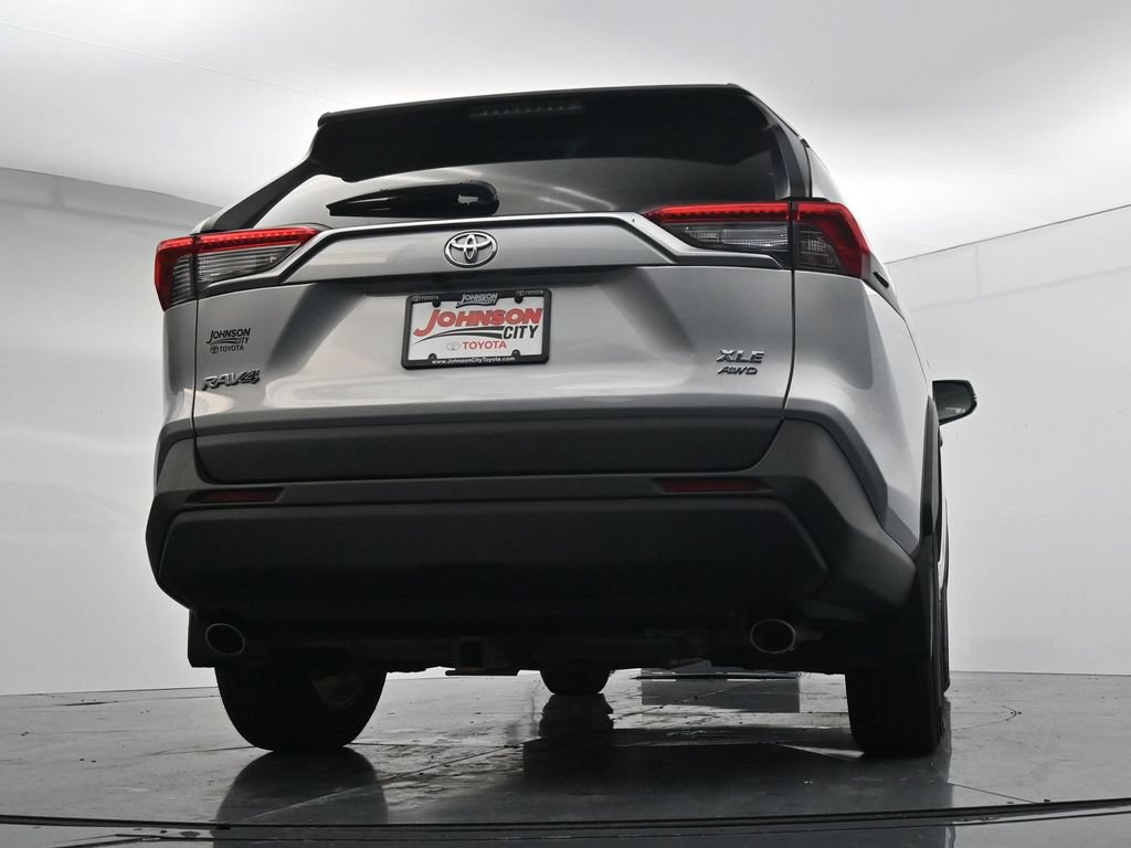 Used 2021 Toyota RAV4 XLE AWD/4WD image 39