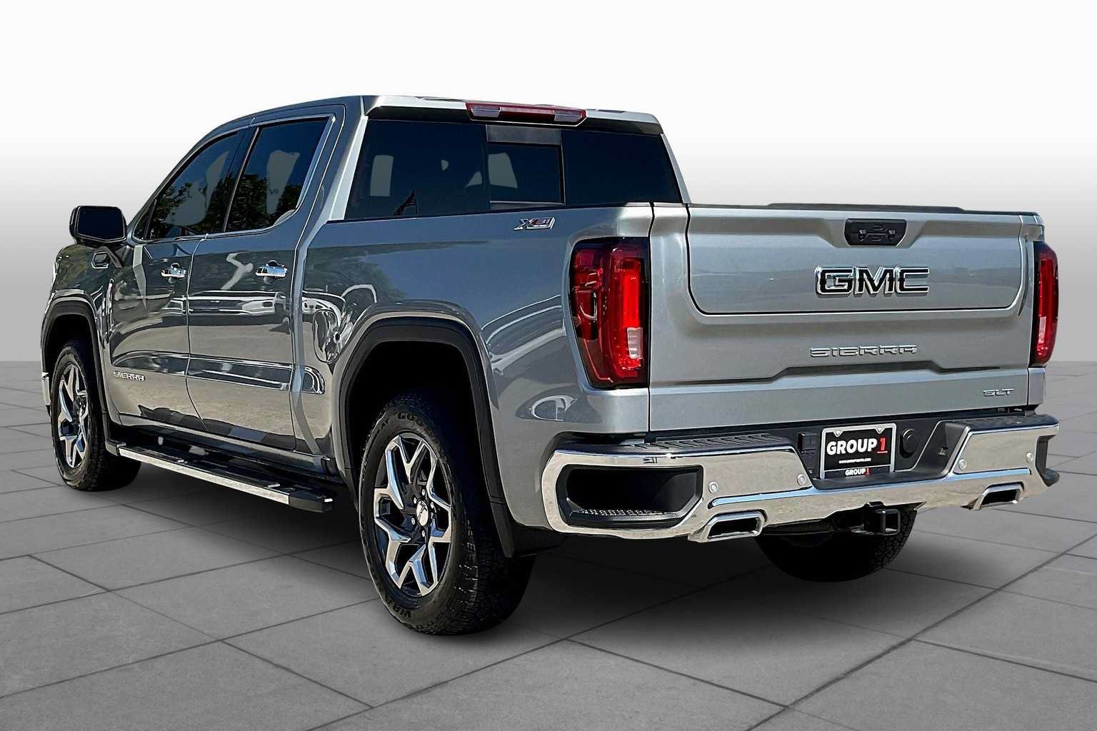 Used 2025 GMC Sierra 1500 SLT AWD/4WD image 12
