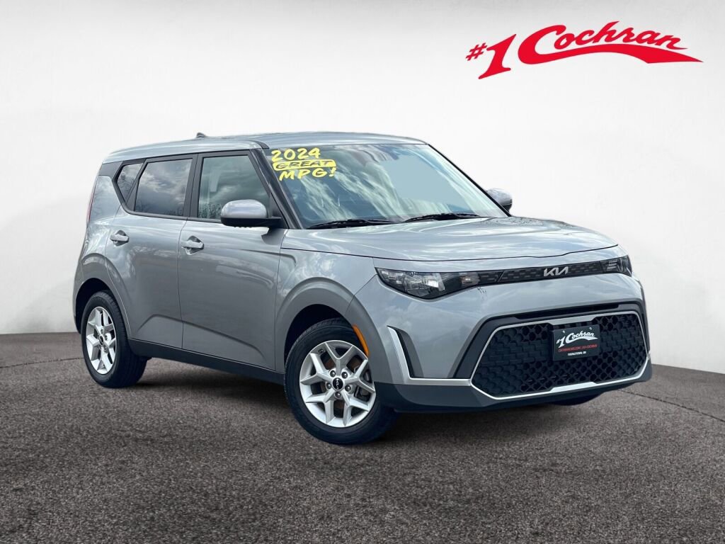 Used 2024 Kia Soul LX w/ Option Group 015 FWD image 1
