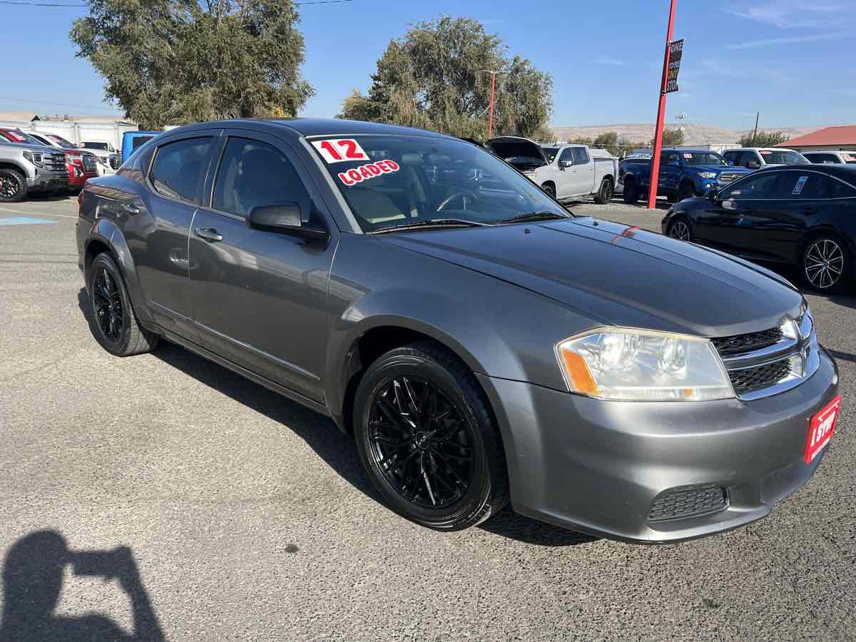 Used 2012 Dodge Avenger SE FWD image 4