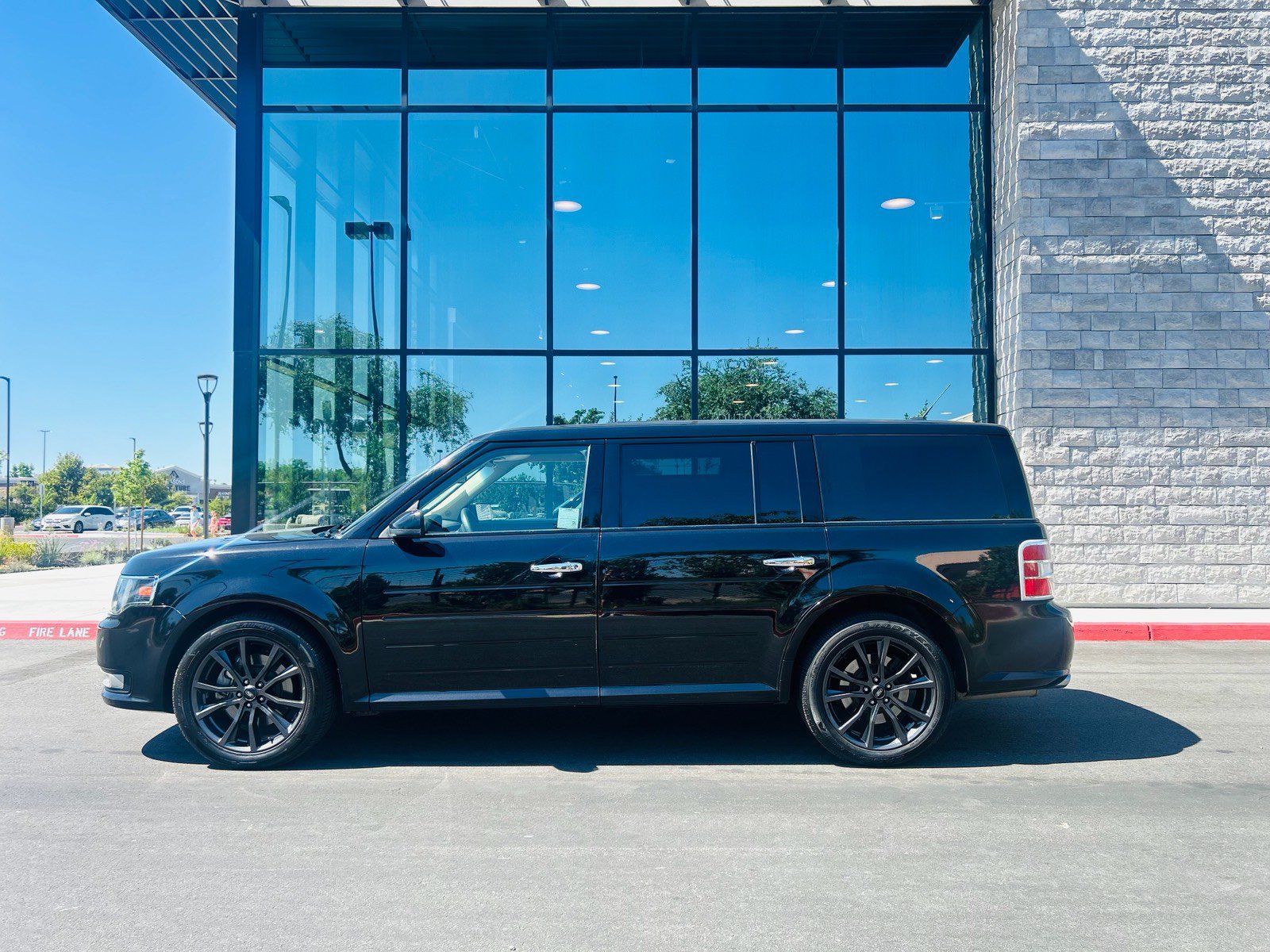 Used 2019 Ford Flex SEL w/ Equipment Group 202A FWD image 2