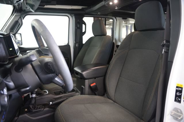 Used 2024 Jeep Wrangler Unlimited AWD/4WD image 19
