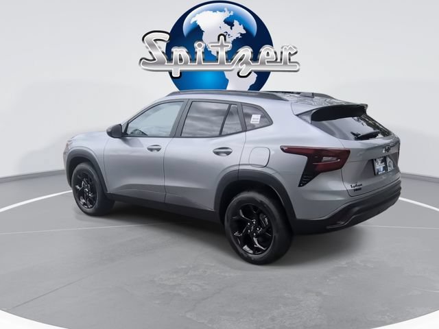 New 2026 Chevrolet Trax LT w/ Midnight Edition FWD image 7
