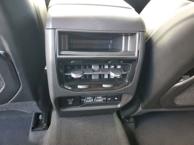 Used 2022 Jeep Grand Cherokee Limited 4xe image 11