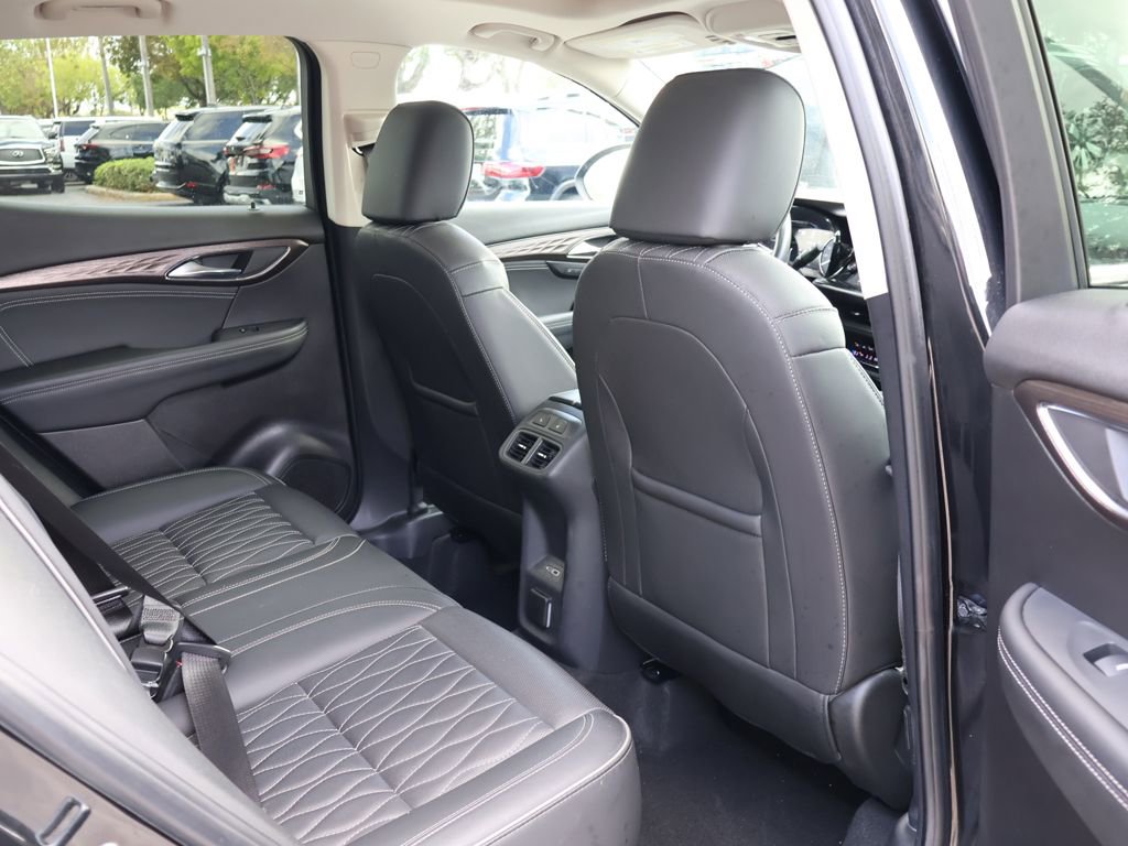 Used 2023 Buick Envision Avenir image 39