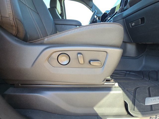 Used 2026 Chevrolet Silverado 1500 High Country w/ High Country Premium Package AWD/4WD image 26