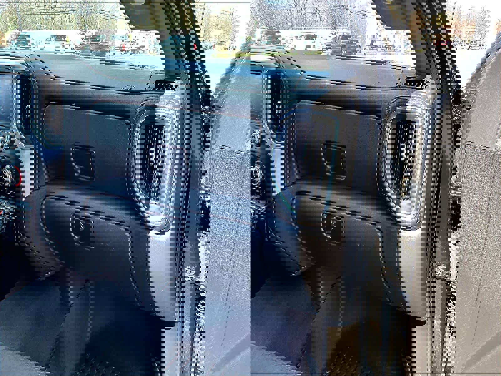 Used 2021 GMC Sierra 1500 Elevation image 13