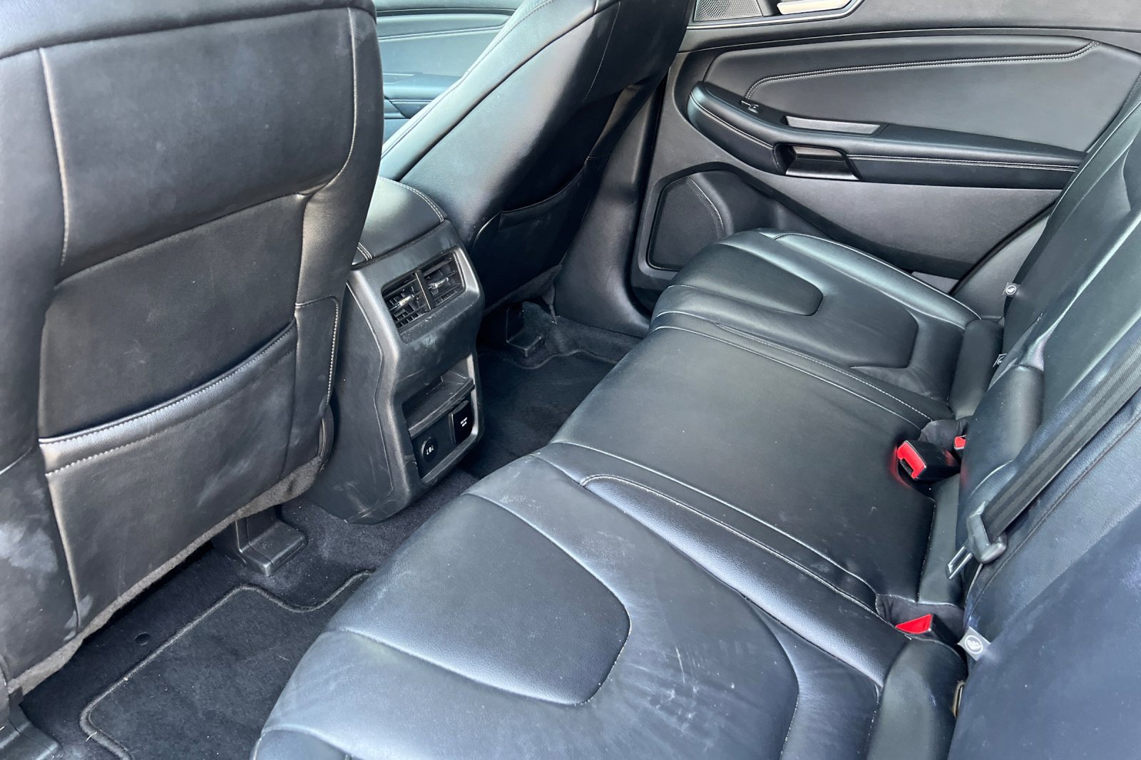 Used 2022 Ford Edge Titanium image 12