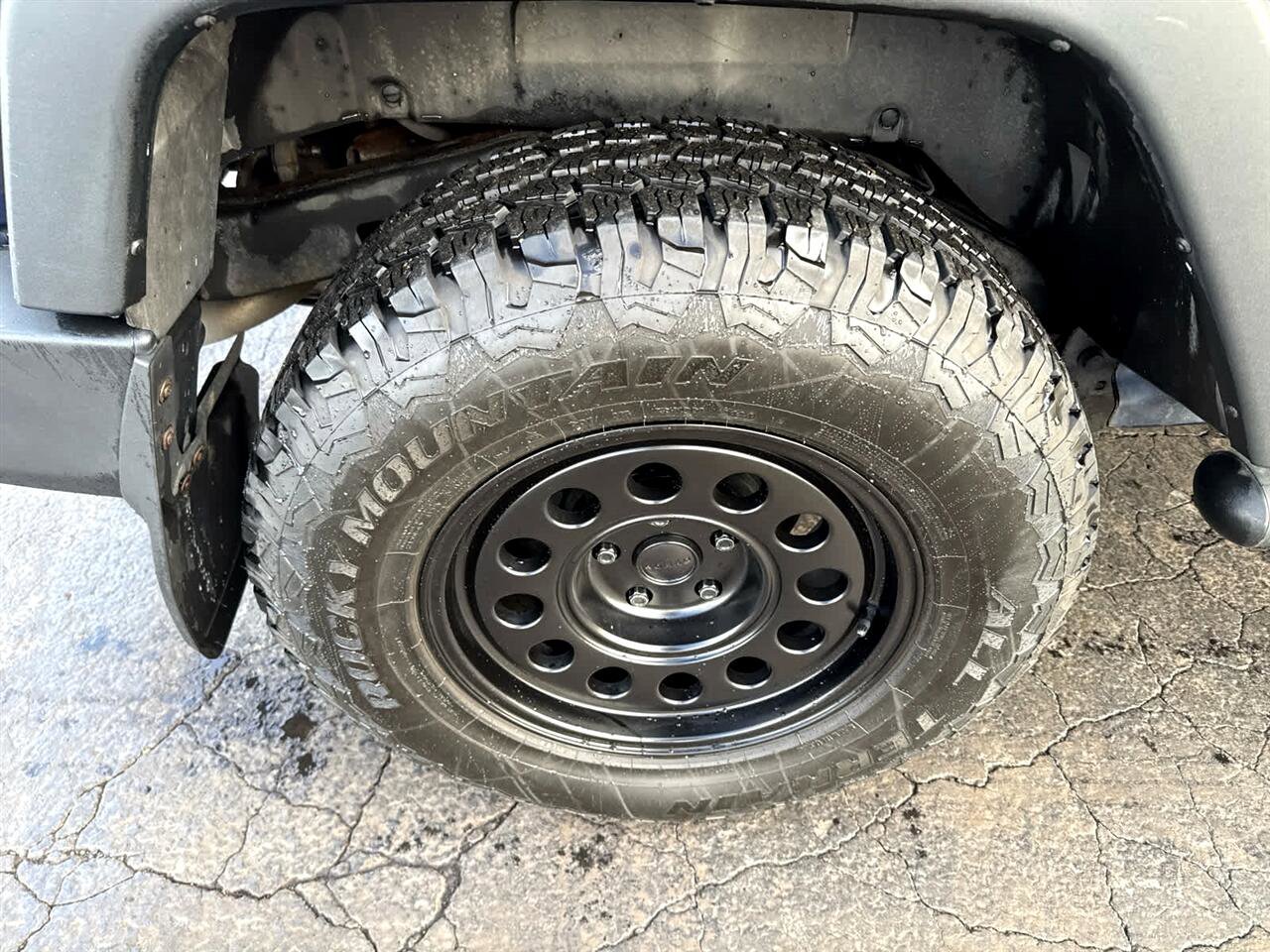 Used 2013 Jeep Wrangler Unlimited Sport image 9