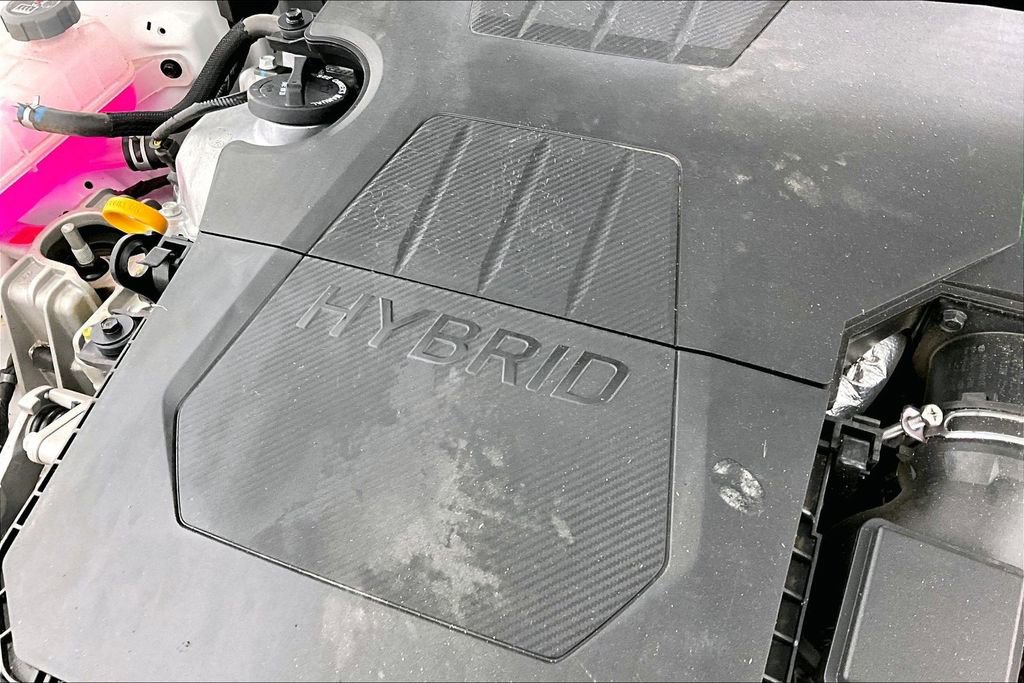 Certified 2025 Hyundai Elantra SEL image 40