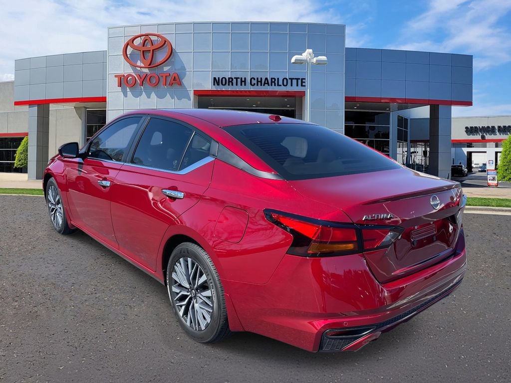 Used 2024 Nissan Altima 2.5 SV w/ SV Premium Package image 8