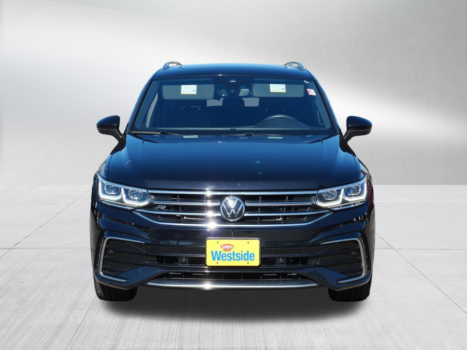 Certified 2024 Volkswagen Tiguan SEL R-Line AWD/4WD image 2