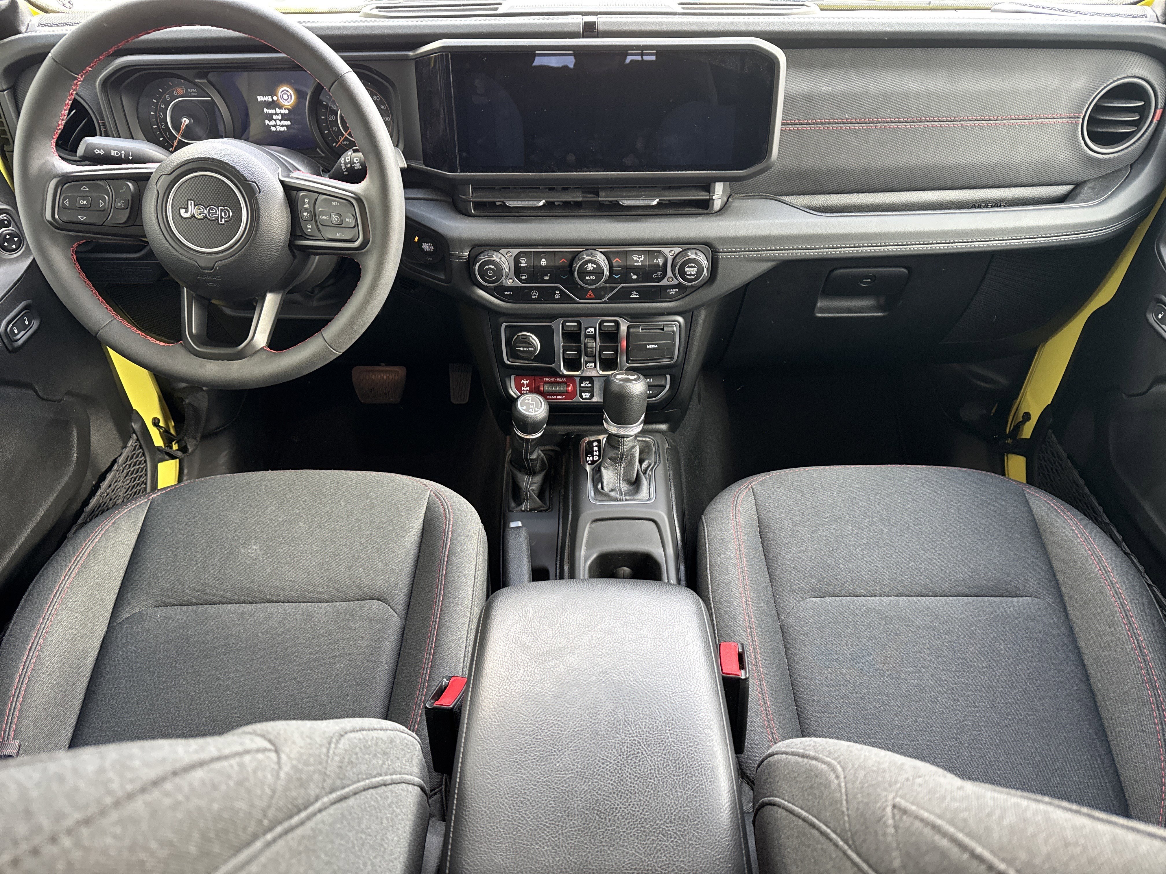 Used 2024 Jeep Wrangler Unlimited Rubicon w/ Technology Group image 4