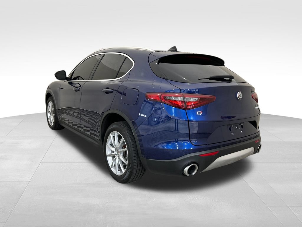 Used 2018 Alfa Romeo Stelvio Ti AWD/4WD image 3