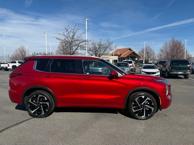 Used 2024 Mitsubishi Outlander SEL image 1