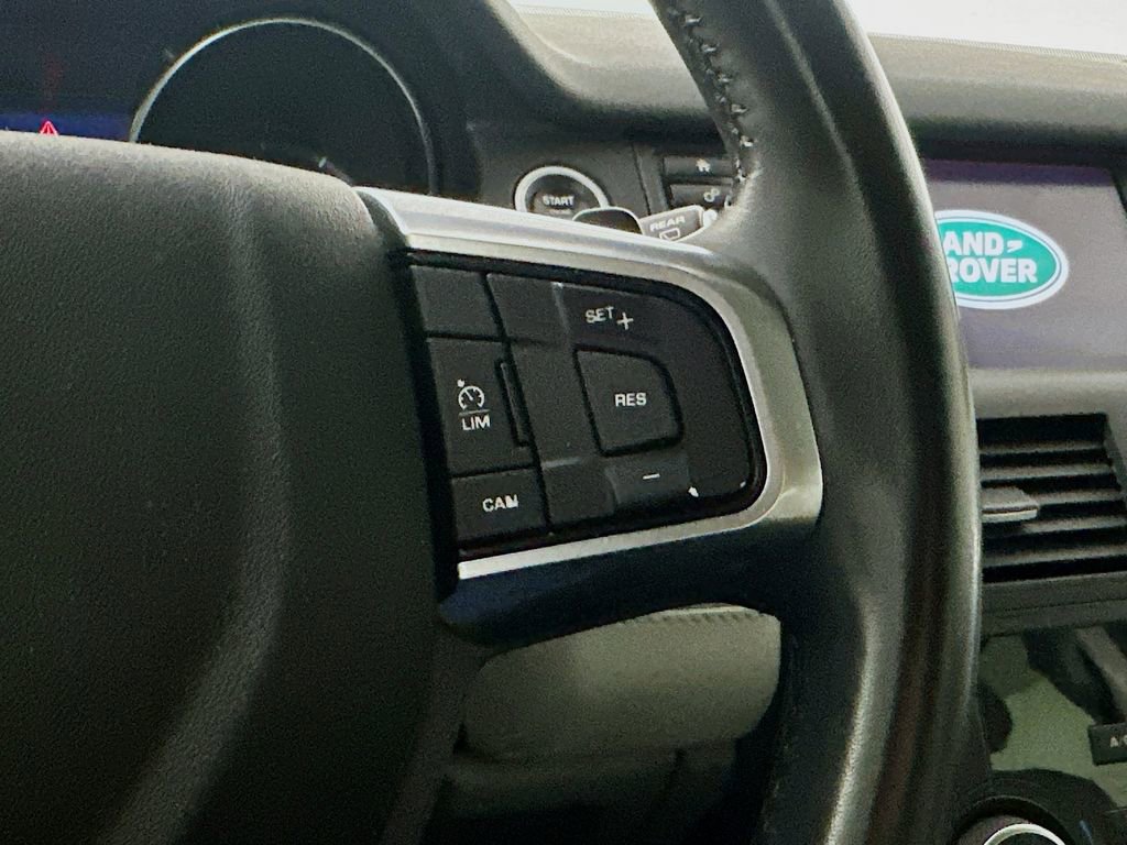 Used 2018 Land Rover Discovery Sport SE image 26