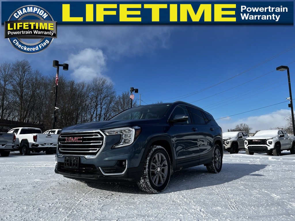 Used 2024 GMC Terrain SLT image 1
