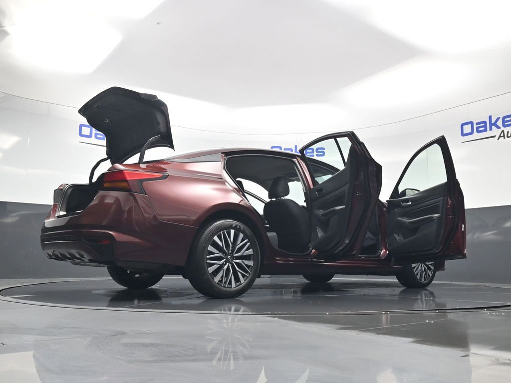 Used 2025 Nissan Altima 2.5 SV image 58