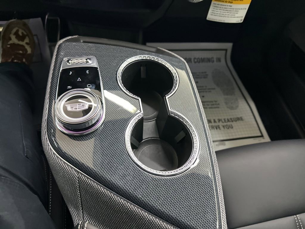 New 2026 Cadillac Optiq Luxury 1 image 41