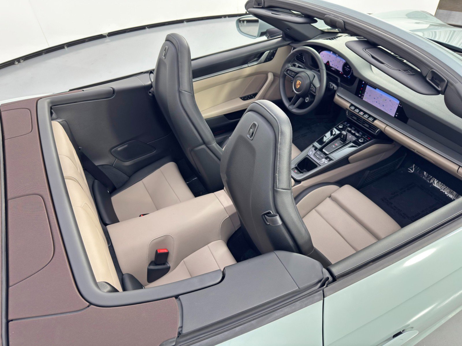 Used 2025 Porsche 911 Carrera RWD image 40