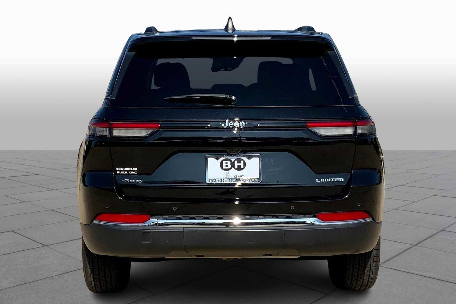 Used 2024 Jeep Grand Cherokee Limited image 4