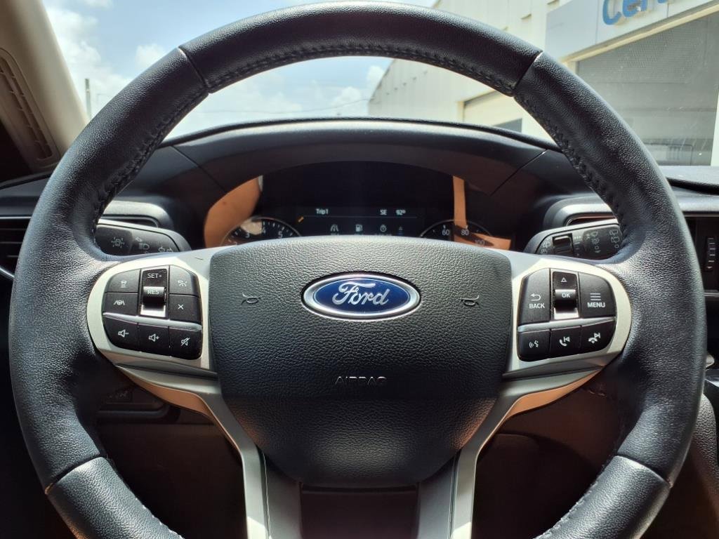 Used 2022 Ford Explorer Limited w/ Equipment Group 301A image 22