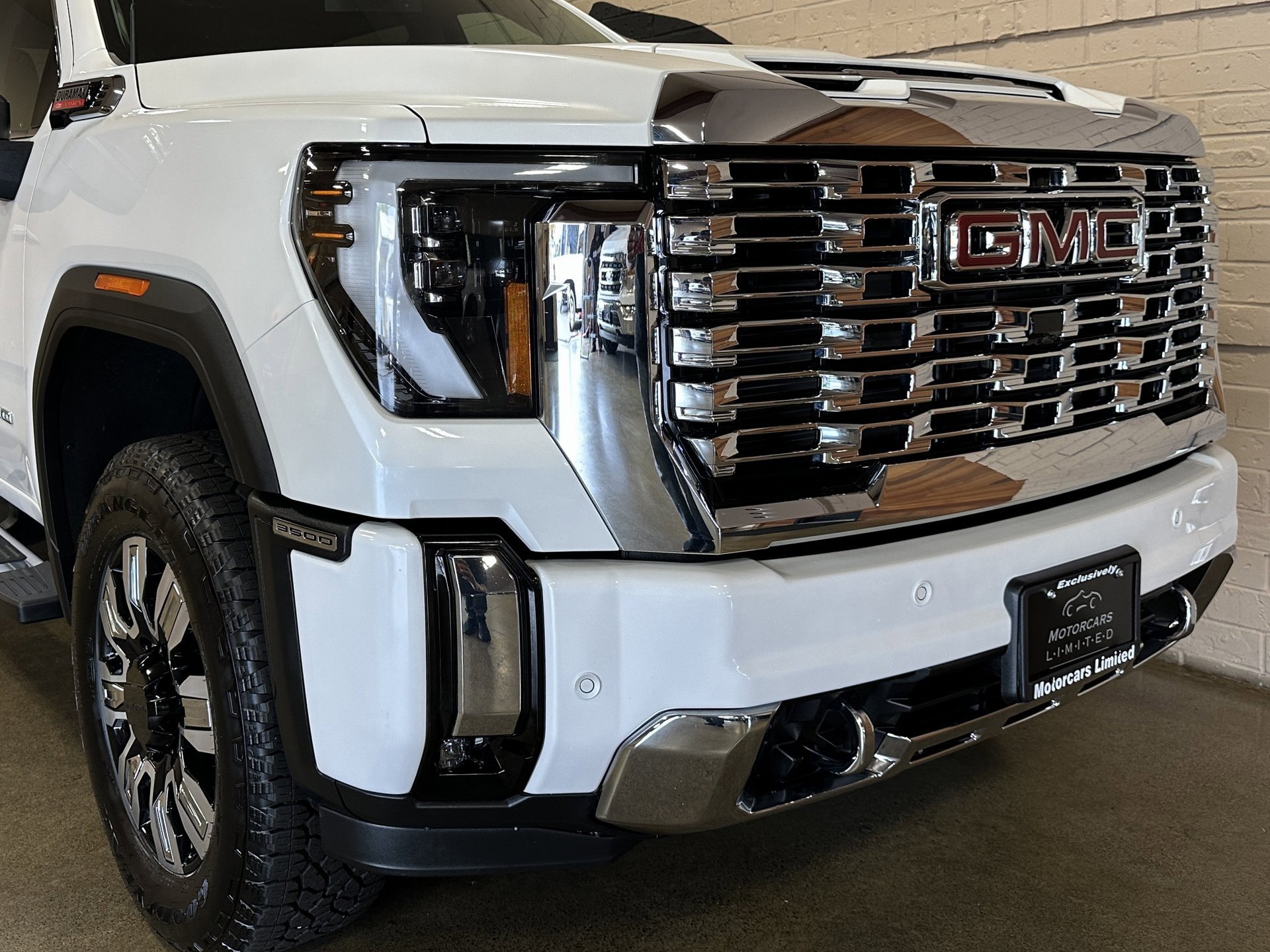 Used 2024 GMC Sierra 3500 Denali image 12