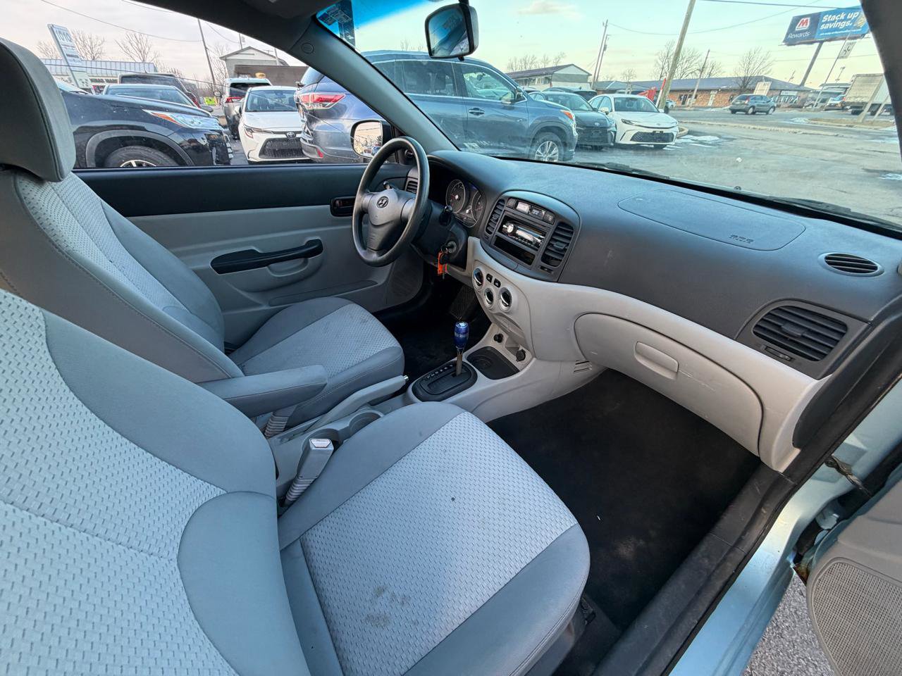 Used 2010 Hyundai Accent GS image 11