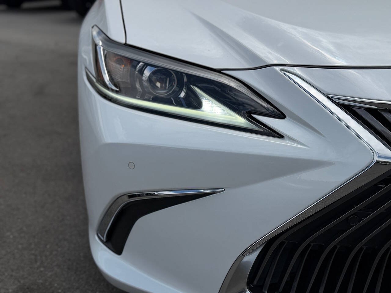 Used 2020 Lexus ES 350 w/ Premium Package FWD image 32