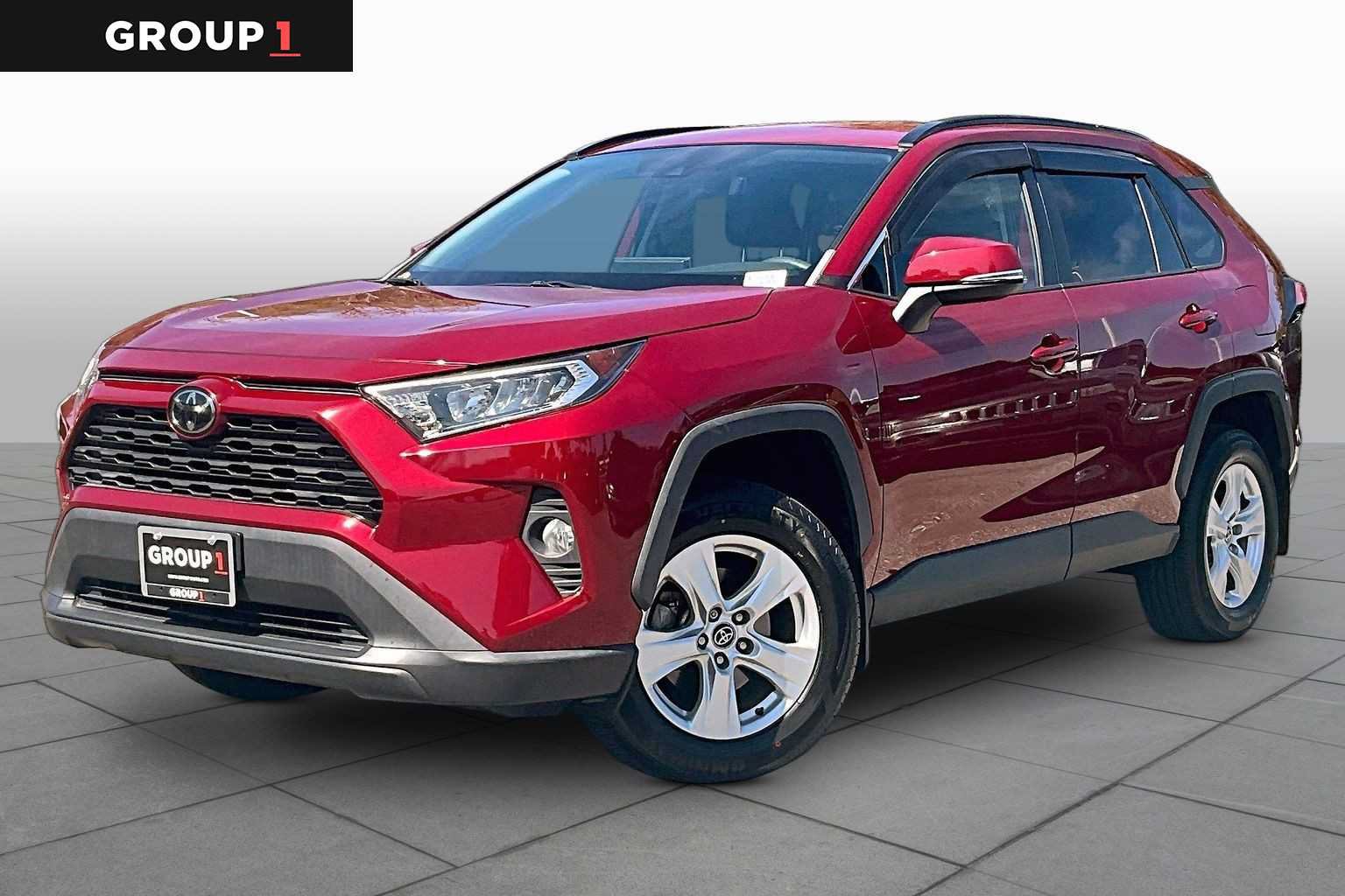 Used 2021 Toyota RAV4 XLE AWD/4WD image 1