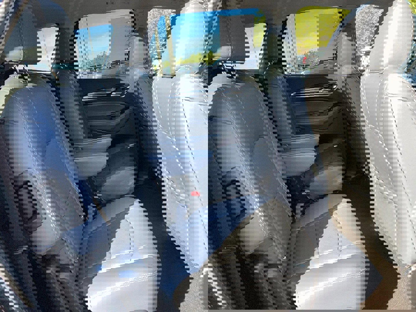 Used 2020 Buick Enclave Essence image 26