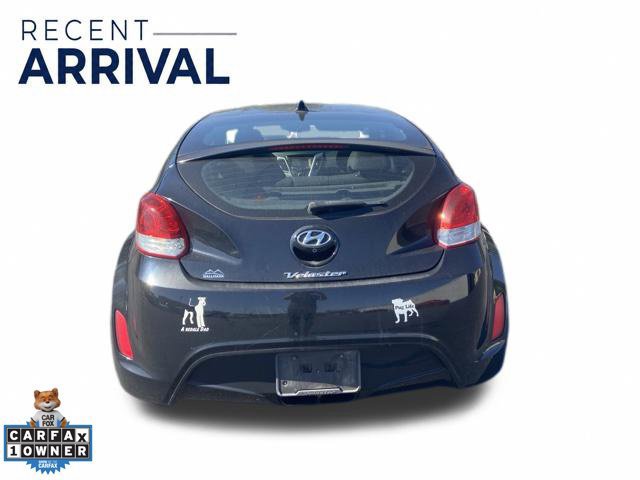 Used 2017 Hyundai Veloster Value Edition FWD image 5