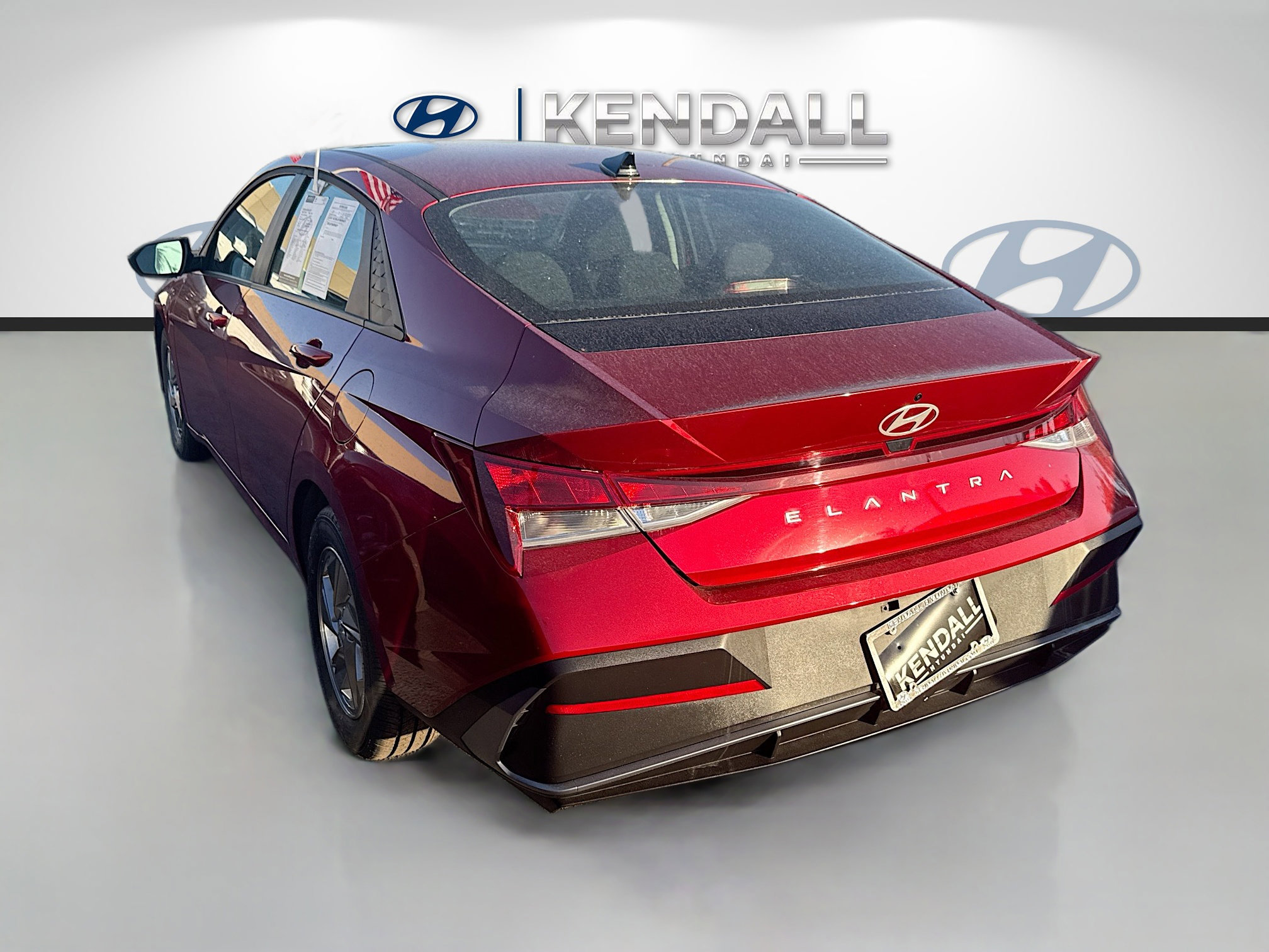 Used 2025 Hyundai Elantra SE image 4