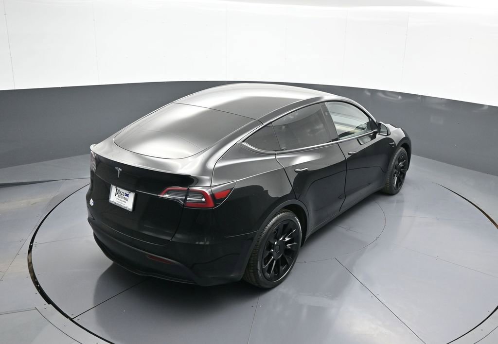 Used 2023 Tesla Model Y Long Range image 39