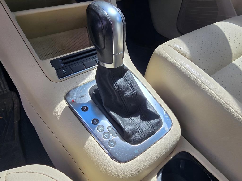 Used 2013 Volkswagen Tiguan SE AWD/4WD image 17