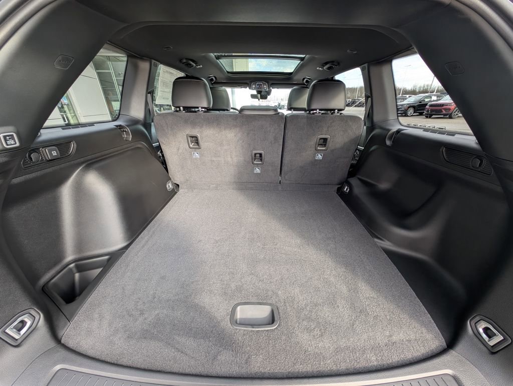 New 2025 Jeep Grand Cherokee Limited image 11