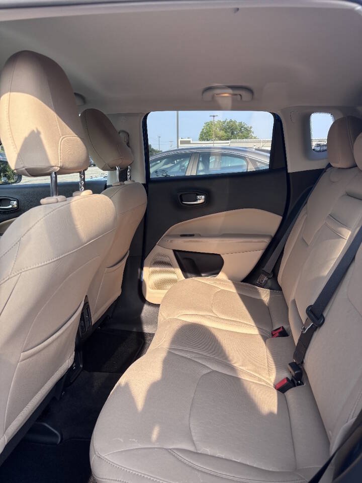 Used 2018 Jeep Compass Sport AWD/4WD image 7