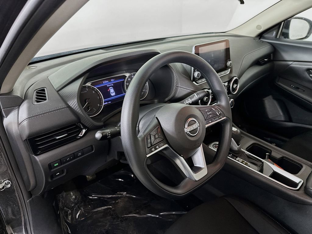 Used 2025 Nissan Sentra SV image 14