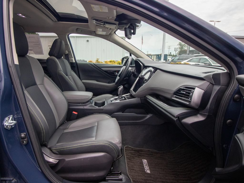 Used 2025 Subaru Outback Onyx Edition AWD/4WD image 21
