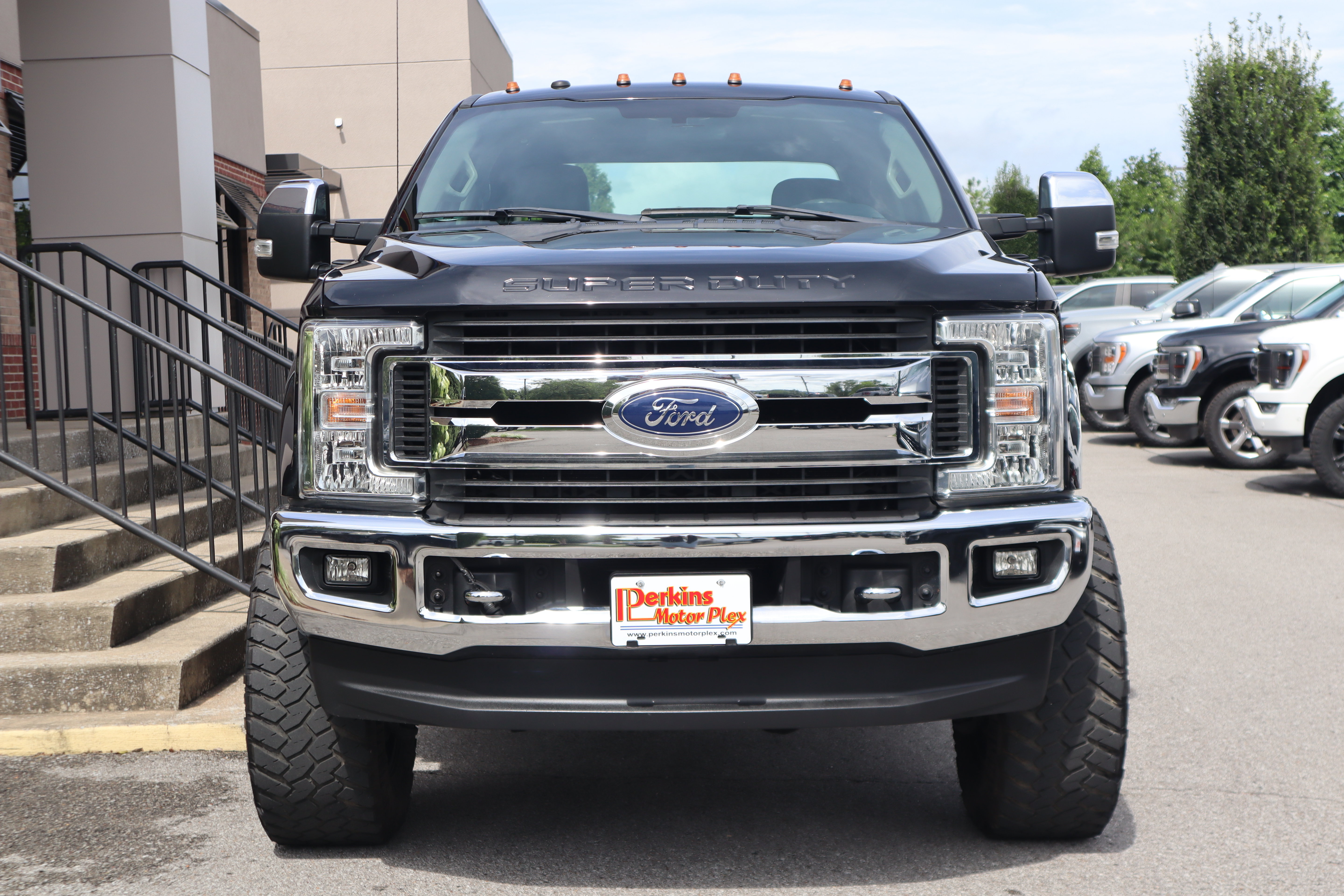 Used 2019 Ford F350 XLT w/ XLT Premium Package AWD/4WD image 4